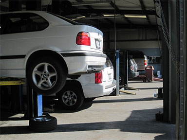 Service bays 2 - Nona's Auto Center